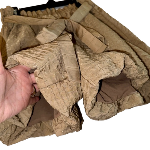 Women’s Endless Rose Brand Gold Striped Bubble Puff Leg Shorts Size L Large - Picture 3 of 10